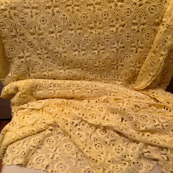 100% Cotton - Hand-made Crocheted Yellow Blanket Tablecloth (66" x 84" approx) - Picture 1 of 9